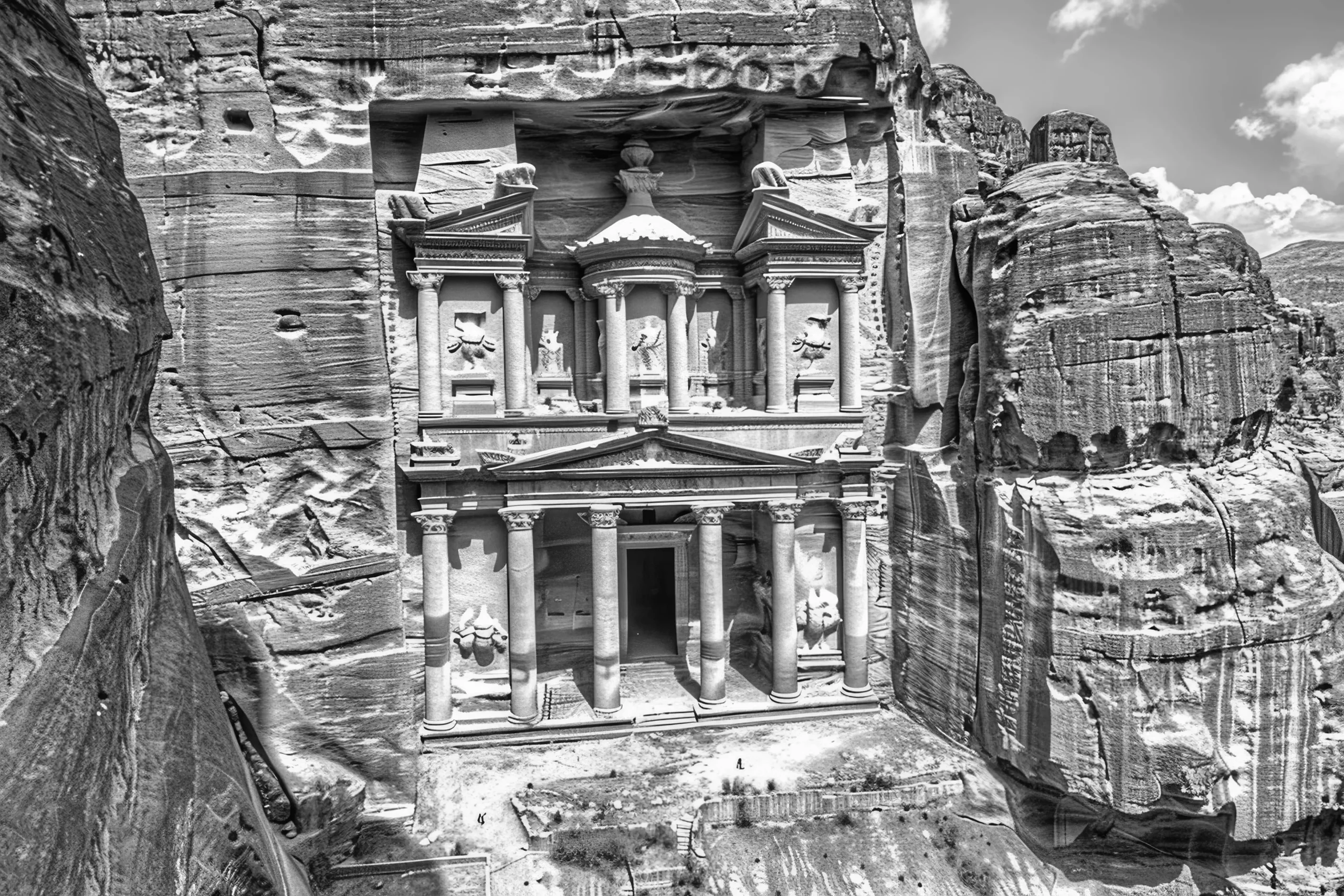 monochrome-view-petra-world-heritage-day (1)